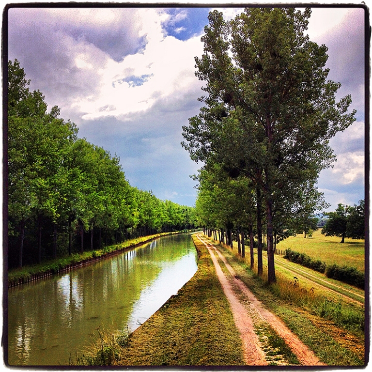 Burgundy Canal Blog iDiarist